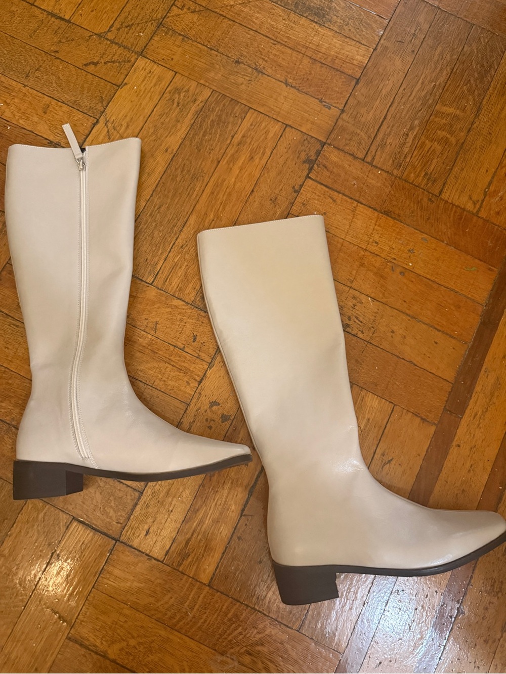 Women's Knee-High Leather Boots in Cream